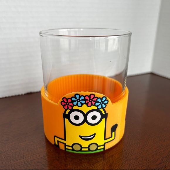 MINIONS DRINKING GLASSES 2017 MCDONALD'S UNIVERSAL STUDIO DESPICABLE ME 3 MOVIE - Picture 3 of 14